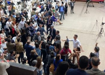 İzmir Barosu genel kurulunda “Jin, Jiyan, Azadî” sloganı