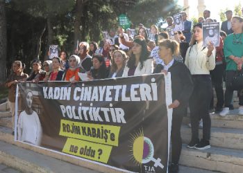 Kadınlar Rojin Kabaiş için yürüdü