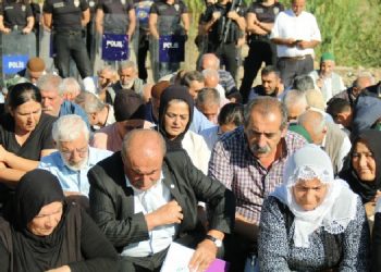 Kürkçüler Cezaevi önünden seslendiler: Tecrit sonlandırılsın