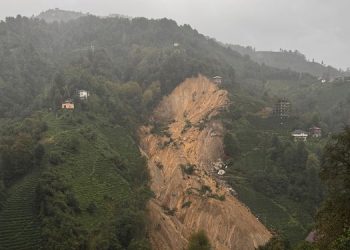Rize’de sağanak heyelana neden oldu