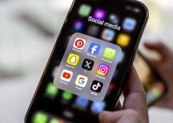 Fransa’da 15 yaş altına sosyal medya yasağına meclis onayı Fransa’da 15 yaş altına sosyal medya yasağına meclis onayı