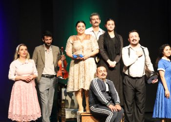 Van’da tiyatro gösterimi