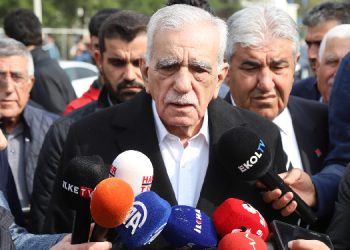 Ahmet Türk’ten Bahçeli’ye: Bir elde sopa ile diyalog olmaz