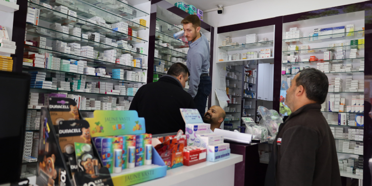 Van-Bitlis-Hakkari Eczacılar Odası Başkanı: Fiyat belirsizliği ilaçları vurdu Van-Bitlis-Hakkari Eczacılar Odası Başkanı: Fiyat belirsizliği ilaçları vurdu