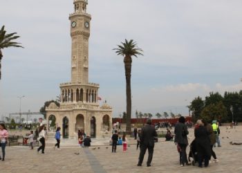 İzmir’deki yurttaşlar: Kadın özgürse yaşam var demektir