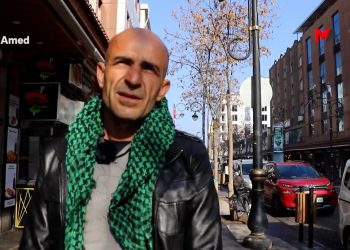 Asgari ücrete ironik tepki: Emekli maaşını da kaldırırsalar tam olur!