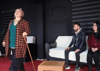 Botan’da 8 yıl sonra ilk Kürtçe tiyatro sahnesi kuruldu