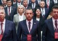 Toplanan imzalar CHP Genel Merkezi’ne sunuldu Toplanan imzalar CHP Genel Merkezi’ne sunuldu