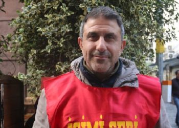 İzmir Belediyesi önünde tek kişilik direniş: Kazanacağım