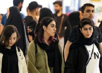 İranlı kadınlar: Başörtü ve iffet yasasına karşı mücadele edeceğiz