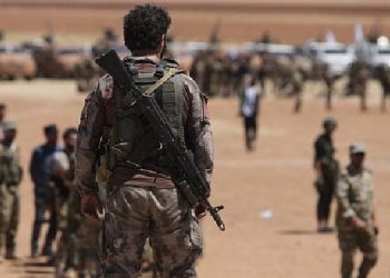 Geçiş Hükümet güçleri Hama’da evleri yakıp yağmaladı