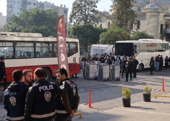 Akdeniz Belediyesi davası: Demokrasiye sahip çıkacağız Akdeniz Belediyesi davası: Demokrasiye sahip çıkacağız