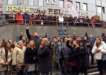 Beşiktaş Belediyesi önünde Akpolat’a destek