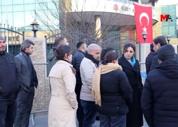 Halk kayyımın yüzüne haykırdı: Belediyeden defol!