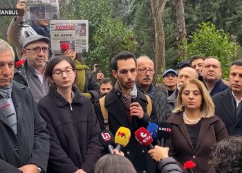 Metin Göktepe mezarı başında anıldı