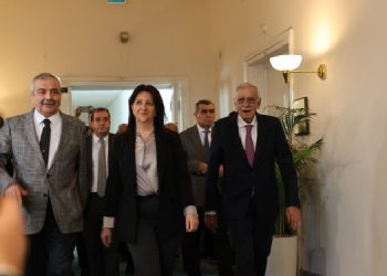 ‘Muhalefet çözüm koşullarını sağlamak için mücadele etmeli’