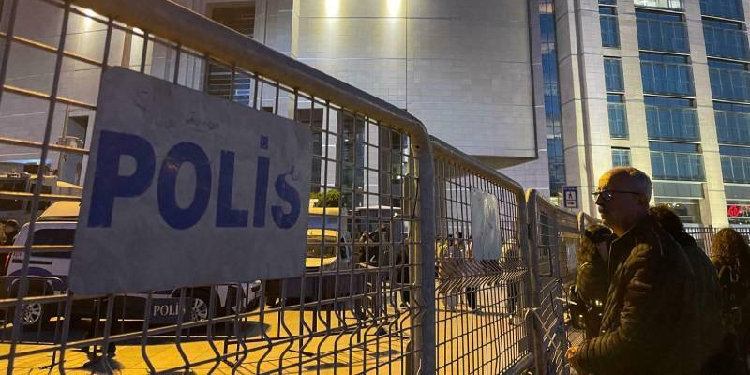 CHP’li başkanlar: Cezalandırılan biz değil, bizzat milletimiz CHP’li başkanlar: Cezalandırılan biz değil, bizzat milletimiz