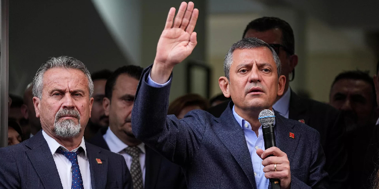 Özgür Özel’den AİHM kararlarını uygulama çağrısı Özgür Özel’den AİHM kararlarını uygulama çağrısı