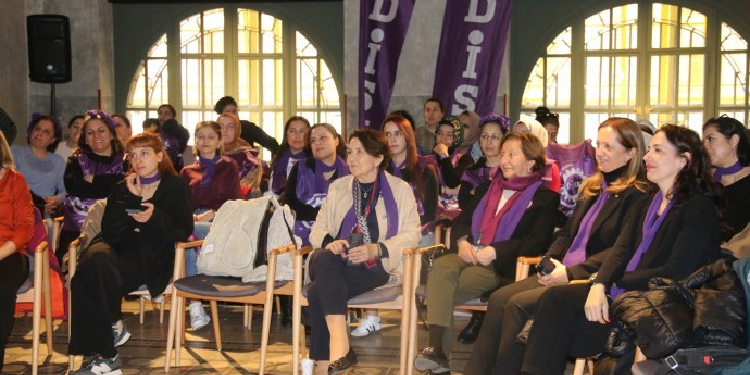 DİSK’li kadınlar 7 Mart’ta greve gidiyor: Birlikte ses yükseltelim DİSK’li kadınlar 7 Mart’ta greve gidiyor: Birlikte ses yükseltelim