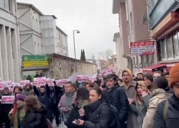 İstanbul Üniversitesi’nde gözaltı protestosu