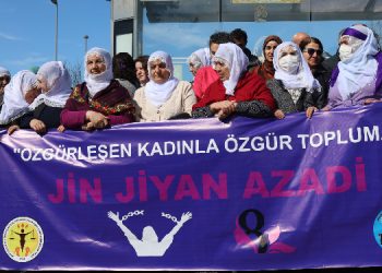 Bakırköy Cezaevi önünde 8 Mart açıklaması: Öcalan’ın çağrısı umut oldu