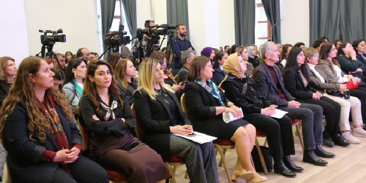 DTSO ve TOBB ‘Ekonomide Kadın Çalıştayı’ sonuç bildirgesini açıkladı DTSO ve TOBB ‘Ekonomide Kadın Çalıştayı’ sonuç bildirgesini açıkladı