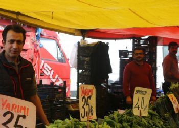 Pazardan eli boş dönüyorlar: Fiyatlar halkın tepkisiyle değişir