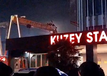 Tuzla Kuzey Star Tersanesi işçileri direnişin 9. gününde vince çıktı