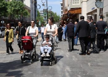 Kadınlardan “sezeryan” tepkisi: Yönetmeliği geri çekin