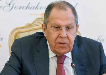 Lavrov: ABD ve İran’ın kabul edeceği her çözümü destekleriz