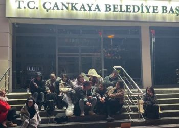 Çankaya Belediyesi’nin köpek katliamı protesto edildi