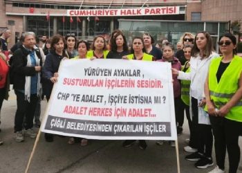 İşten çıkarılan kadınlar CHP önünde: Vazgeçmeyeceğiz