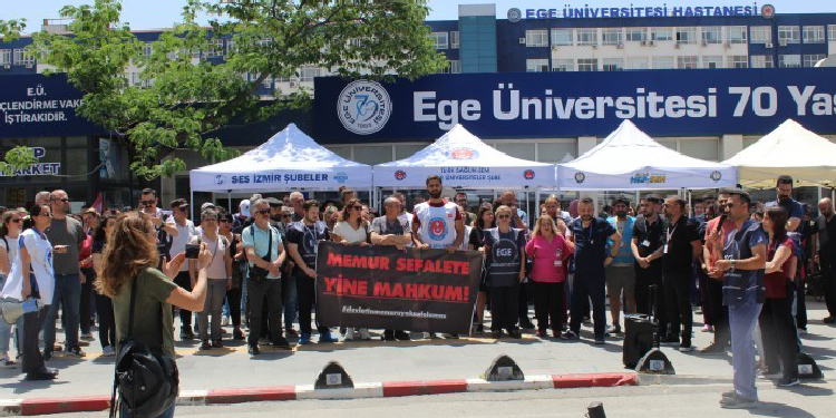 Ege Üniversite Hastanesi çalışanları iş bıraktı Ege Üniversite Hastanesi çalışanları iş bıraktı