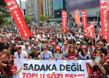 İzmir’de grevin 6’ncı gününde belediyeye masa çağrısı