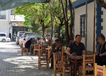 Emekliler: Ekonomi barışla iyileşir