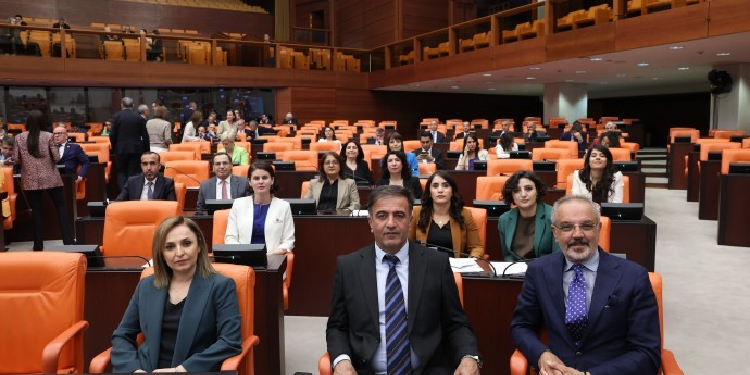 DEM Parti: Kürt sorununun demokratik çözümü paketlere sığdırılamaz DEM Parti: Kürt sorununun demokratik çözümü paketlere sığdırılamaz