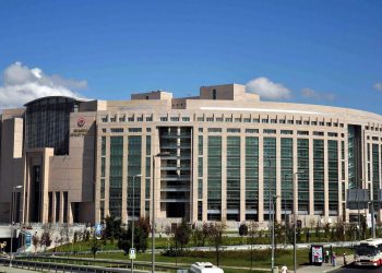 İstanbul’da dolandırıcılık iddiası: Yüzlerce kadın “duygu sömürüsü” ile kandırıldı