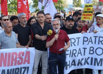 KRT TV çalışanları sokaktan seslendi: Hakkımızı alana kadar mücadele edeceğiz