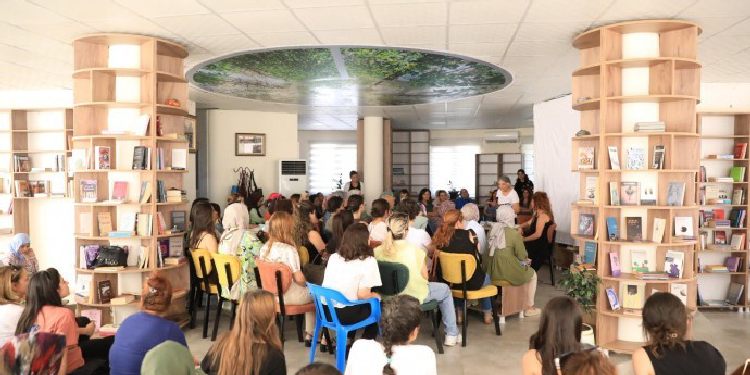 Amed’de ‘Mezopotamya’da kadın direniş gelenekleri’ paneli Amed’de ‘Mezopotamya’da kadın direniş gelenekleri’ paneli