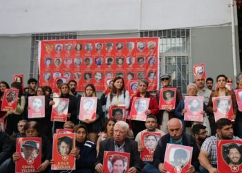 Sosyalist gençler Suruç’ta katledilenlerin izinde