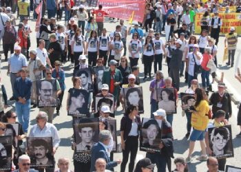 Madımak’ta katledilenler anıldı: Vazgeçmeyeceğiz Madımak’ta katledilenler anıldı: Vazgeçmeyeceğiz