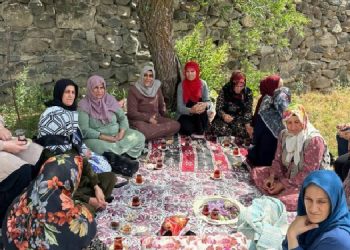 Ağrı’da “Kadın Kurtuluş İdeolojisi” atölyeleri sürüyor