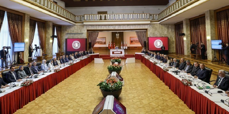 Komisyon İmralı kararını verecek: CHP engel mi? Komisyon İmralı kararını verecek: CHP engel mi?