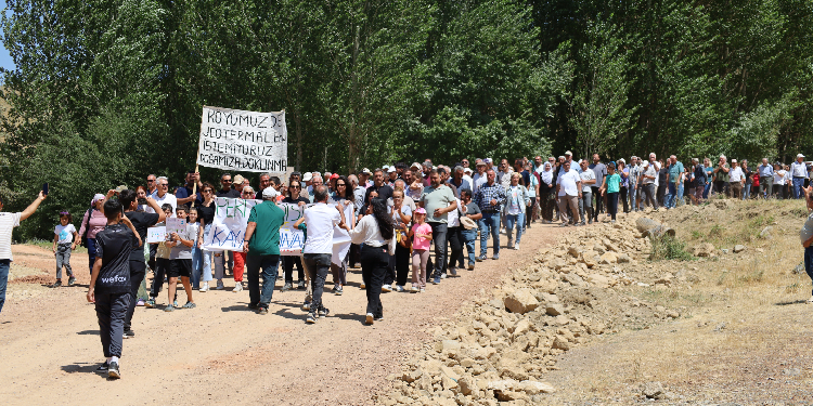 Peri Vadisi’ndeki jeotermale karşı yürüyüşlü protesto Peri Vadisi’ndeki jeotermale karşı yürüyüşlü protesto