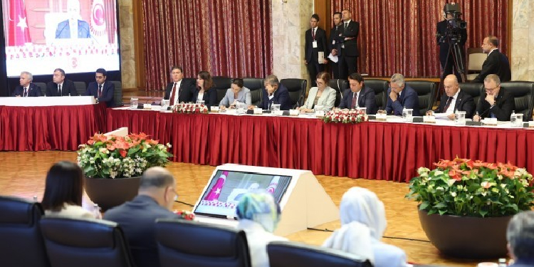 Komisyon, 21 Kasım’da ‘İmralı’ya gitme’ gündemiyle toplanacak Komisyon, 21 Kasım’da ‘İmralı’ya gitme’ gündemiyle toplanacak