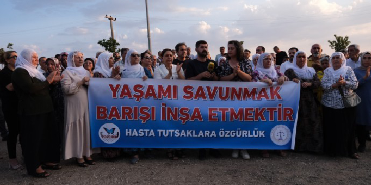 Cezaevi önünden seslendiler: Provokasyonlara karşı önlem alın Cezaevi önünden seslendiler: Provokasyonlara karşı önlem alın