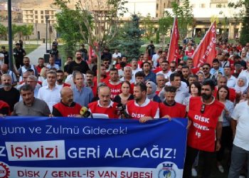 Kayyımın işten çıkardığı işçilerden AKP önünde açıklama