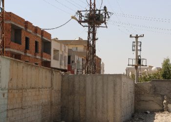 DEDAŞ yasağa rağmen okul bahçesine trafo kurdu