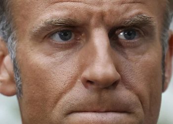 Fransa’da hükümet düştü: Macron, Başbakan Bayrou’nun istifasını kabul etti