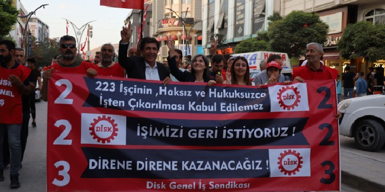 223 işçinin direnişi aralıksız devam ediyor 223 işçinin direnişi aralıksız devam ediyor